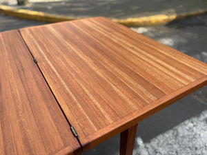 Mesa extensible de caoba